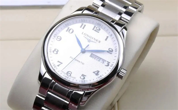 浪琴腕表表蒙有划痕如何修复（图）